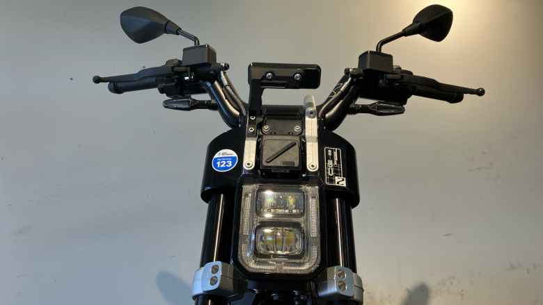 CE02